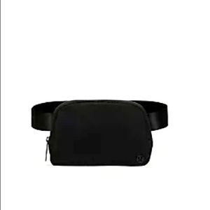 Lululemon Everywhere Belt Bag (All Black)